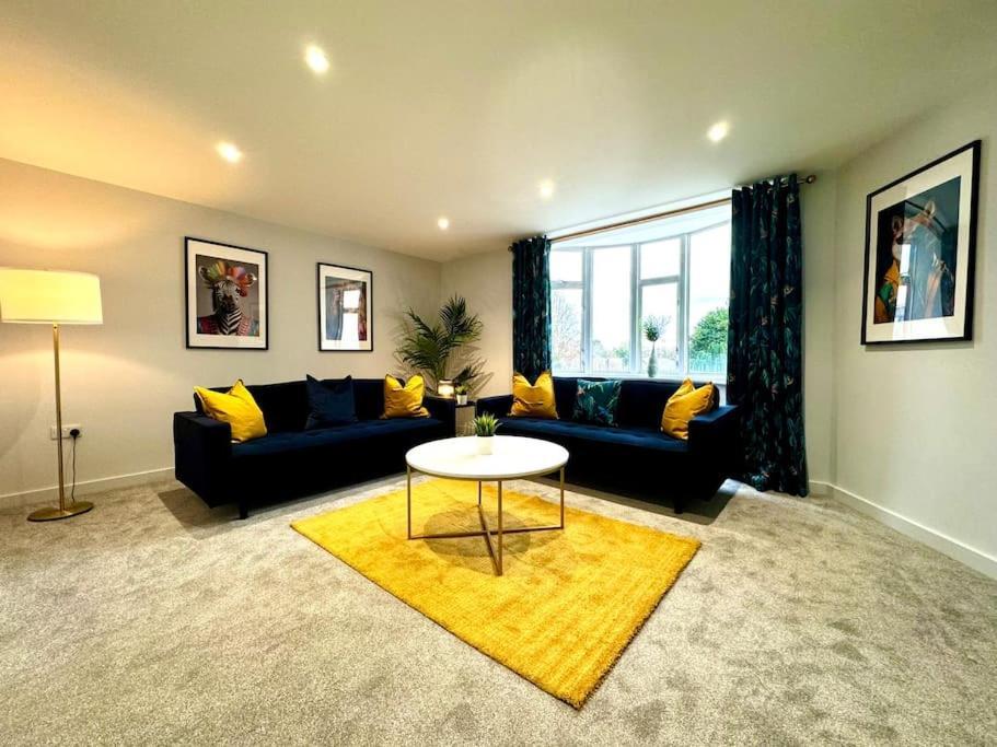 Bournemouth Getaway: 3Br Apartment Near Beach Exterior foto